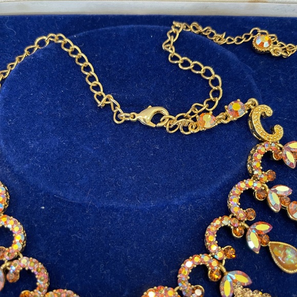 Gold studded necklace/earrings jewelry set - Picture 5 of 11